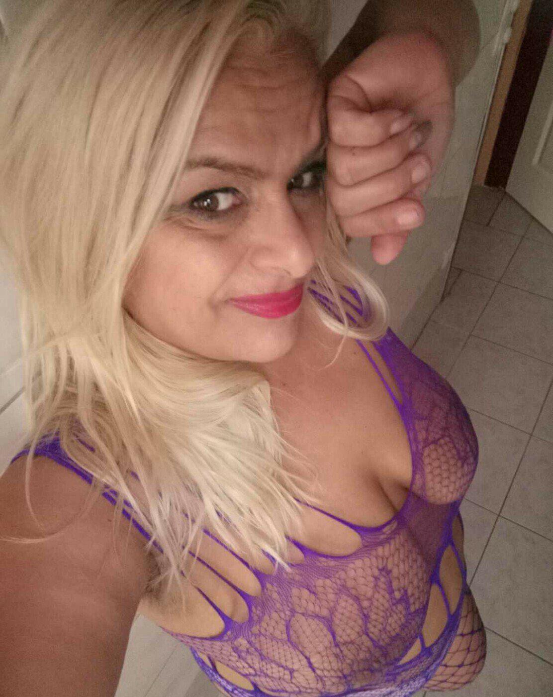 Sexy Milf Gabi