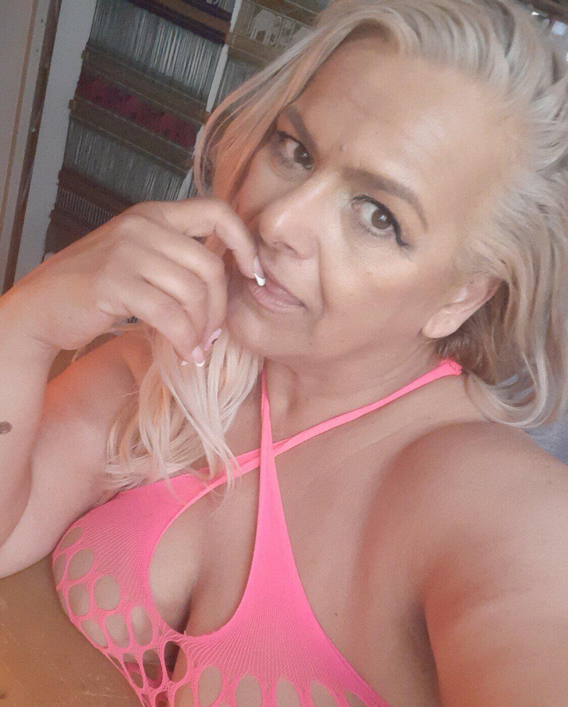 Sexy Milf Gabi