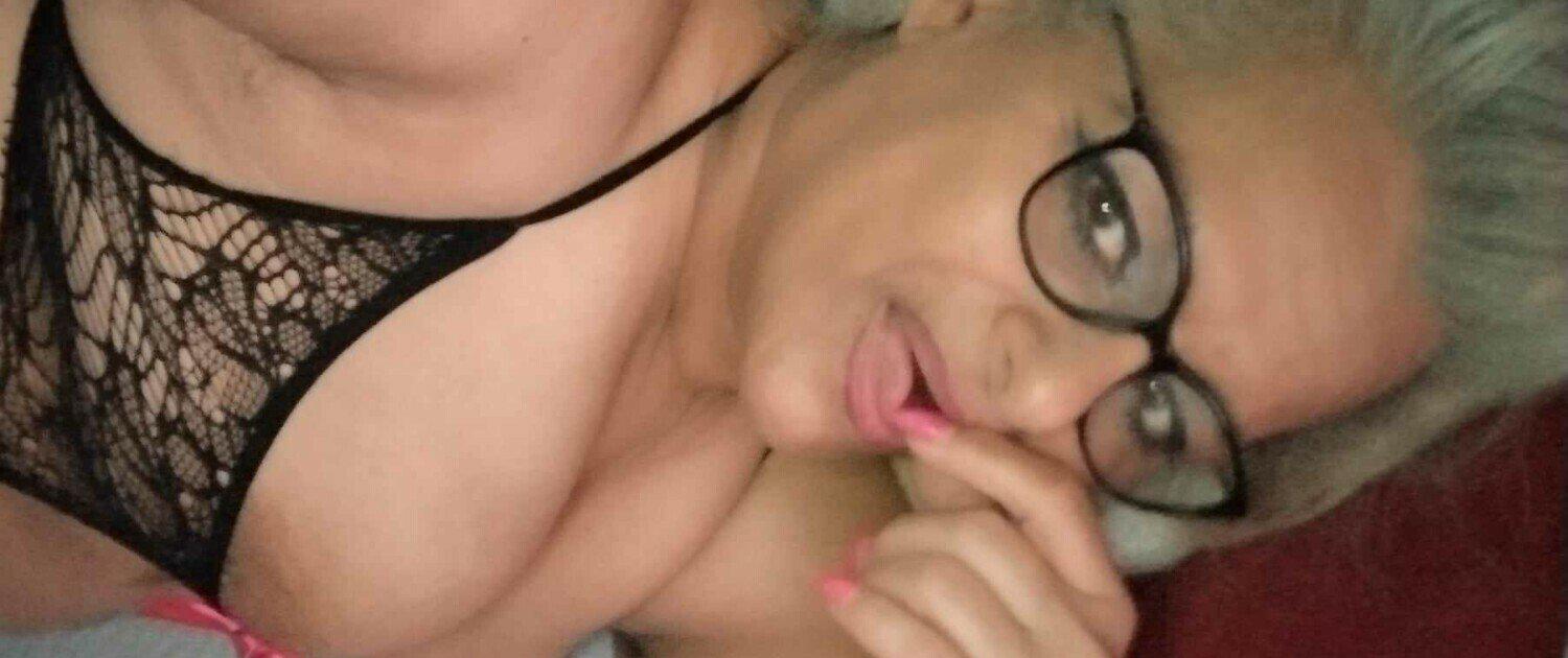 Sexy Milf Gabi