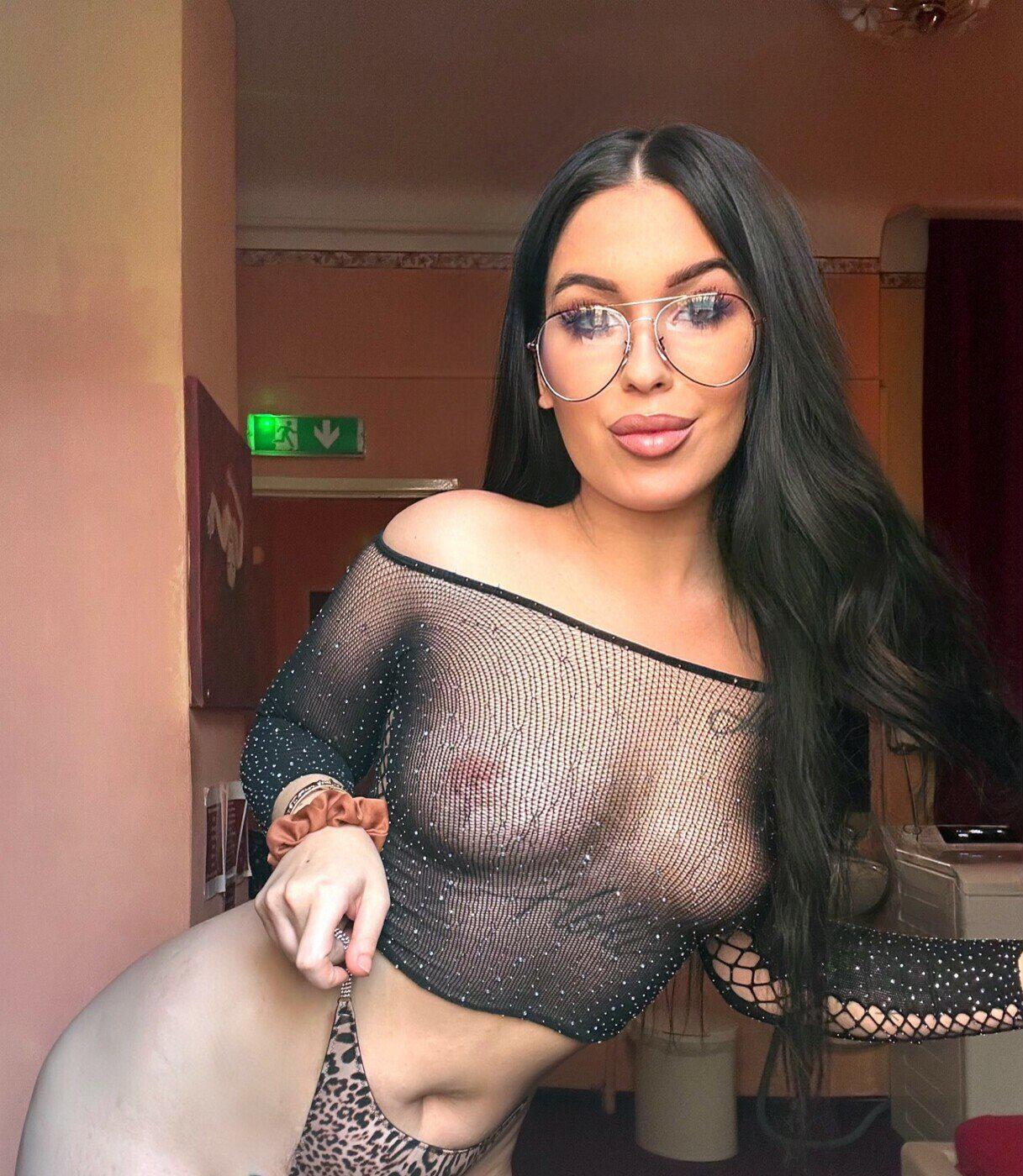 Karina Anal
