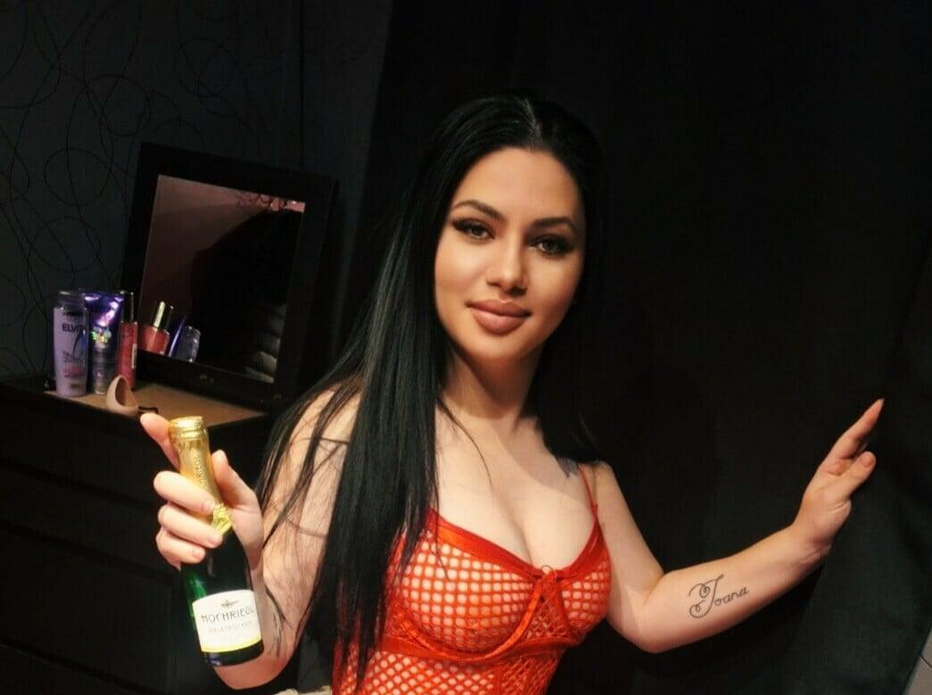 Luxury - Vanessa