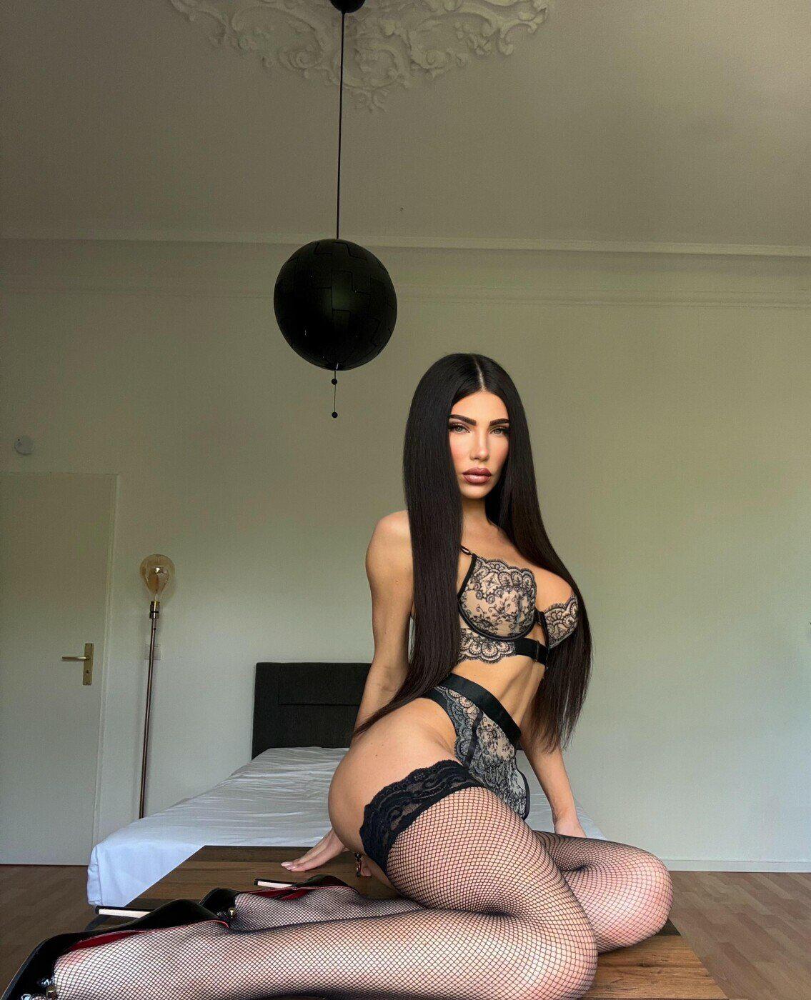 Maya Bj...