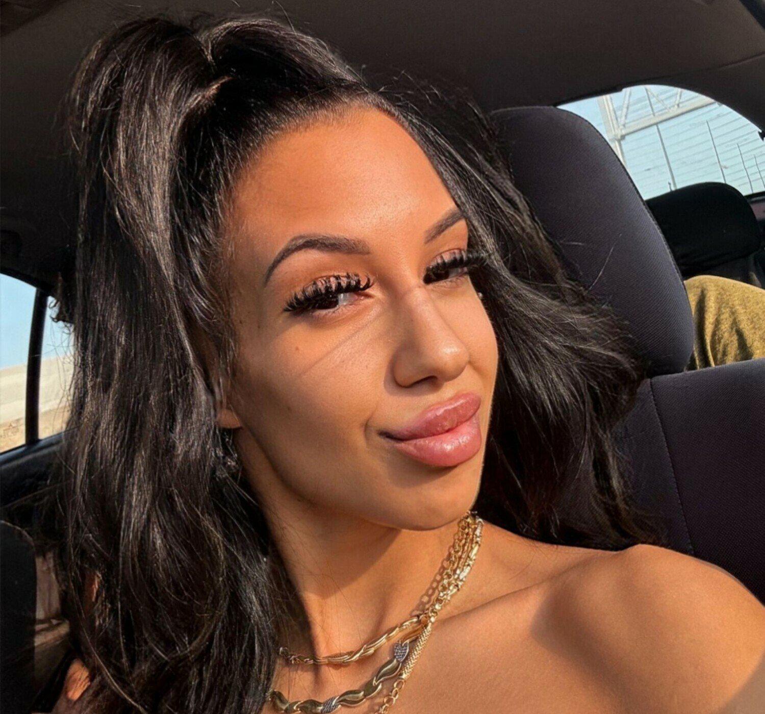 Larissa Anal
